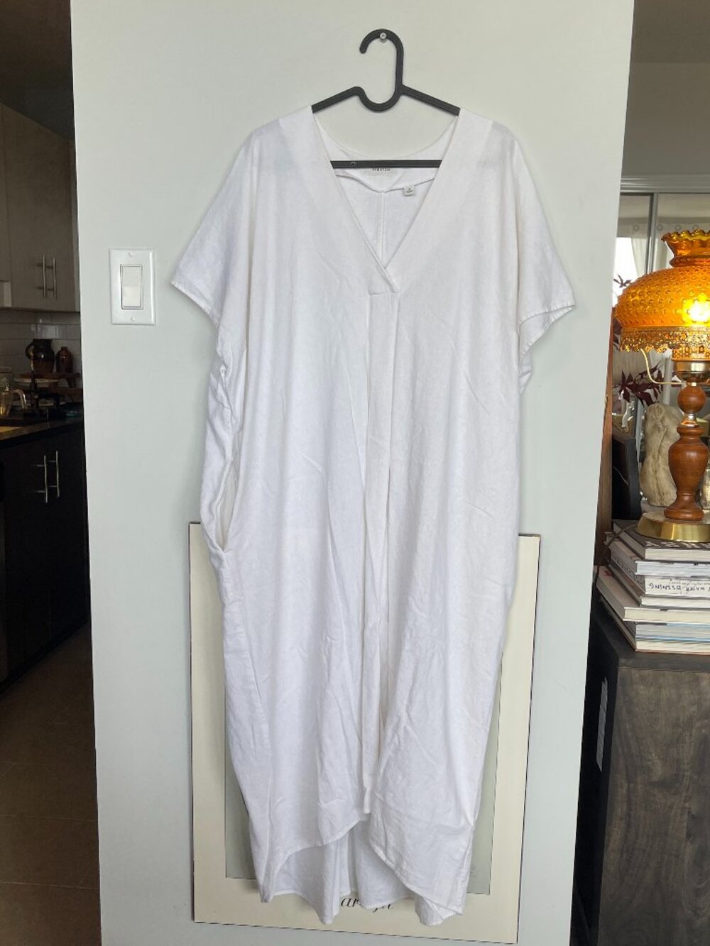 Aritzia Babaton White Maxi Dress Size Medium